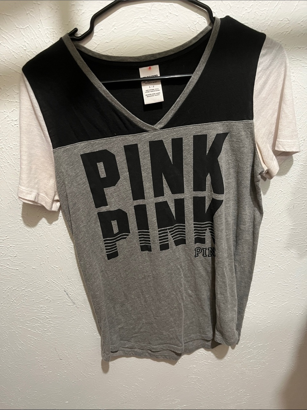 PINK Victoria's Secret Gray & Black V-Neck Colorblock Tee with Cream Sleeves